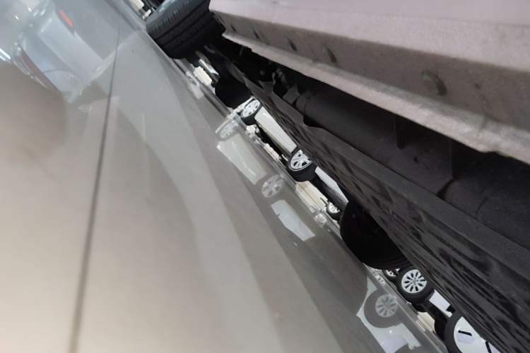 Used Geely Galaxy Panda 2023 Panda Mini 200km Endurance Bear Left Side Sill