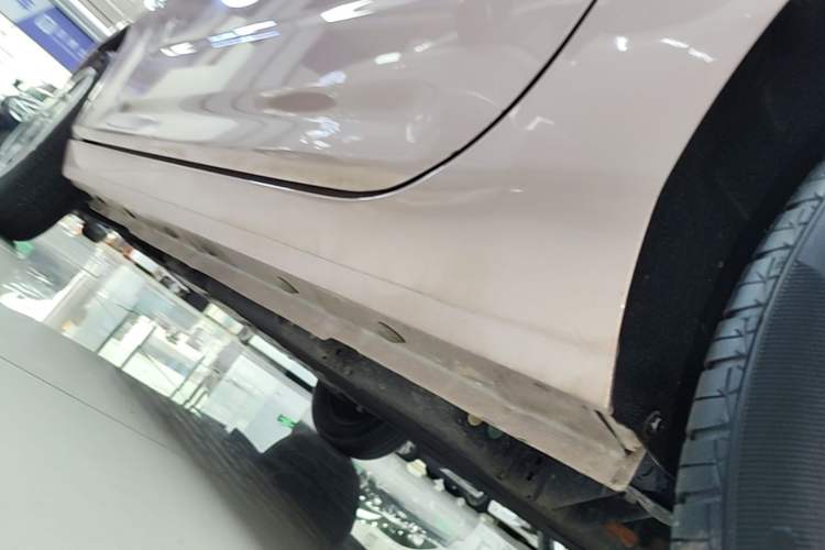 Used Geely Galaxy Panda 2023 Panda Mini 200km Dynamic Bear Left Side Sill