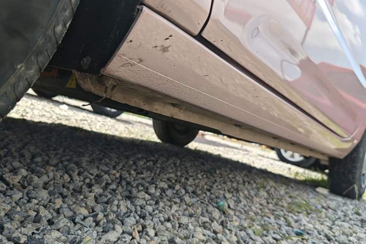 Used Geely Galaxy Panda 2023 Panda Mini 200km Endurance Bear Left Side Sill