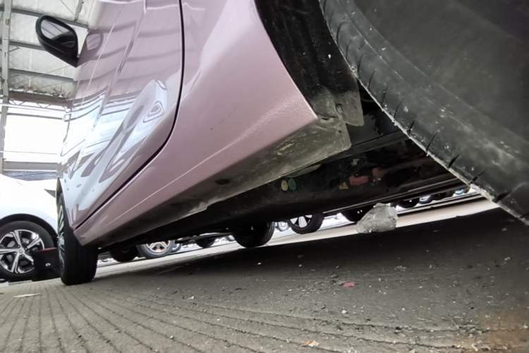 Used Geely Galaxy Panda 2023 Panda Mini 200km Endurance Bear Left Side Sill