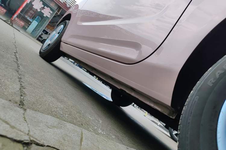 Used Geely Galaxy Panda 2023 Panda Mini 200km Endurance Bear Left Side Sill