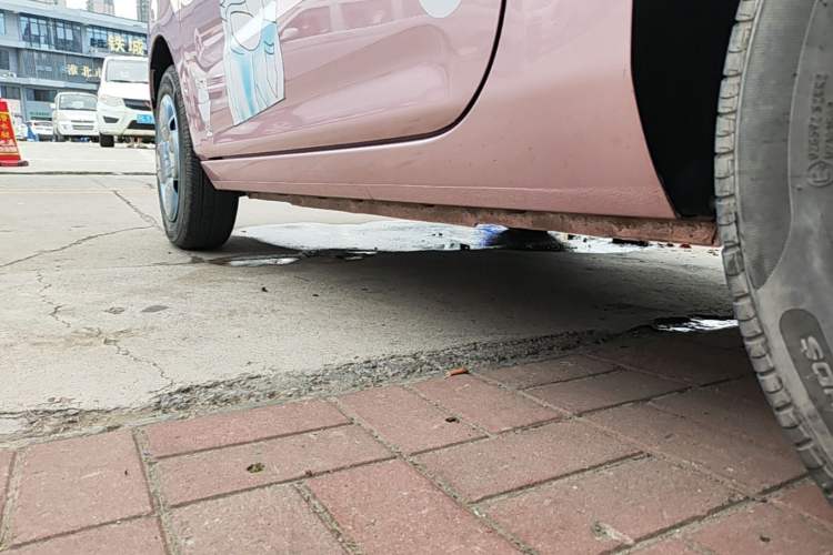 Used Geely Galaxy Panda 2023 Panda Mini 200km Endurance Bear Left Side Sill