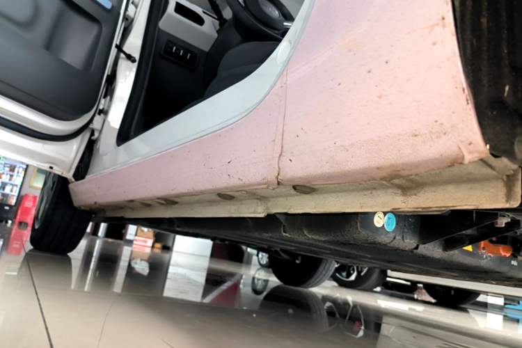 Used Geely Galaxy Panda 2023 Panda Mini 200km Endurance Bear Left Side Sill