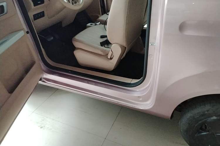Used Geely Galaxy Panda 2023 Panda Mini 200km Endurance Bear Left Side Sill