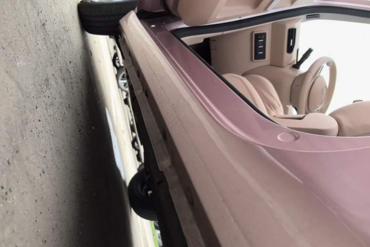 Used Geely Galaxy Panda 2023 Panda Mini 200km Endurance Bear Left Side Sill
