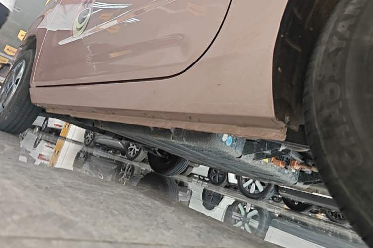 Used Geely Galaxy Panda 2023 Panda Mini 200km Endurance Bear Left Side Sill