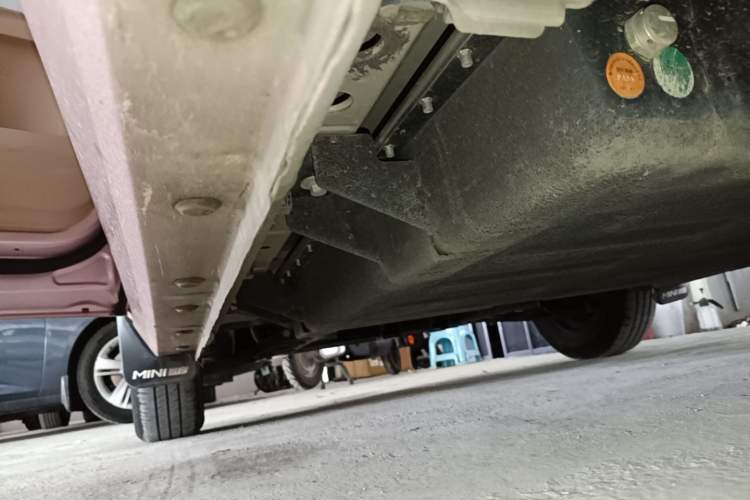 Used Geely Galaxy Panda 2023 Panda Mini 200km Endurance Bear Left Side Sill