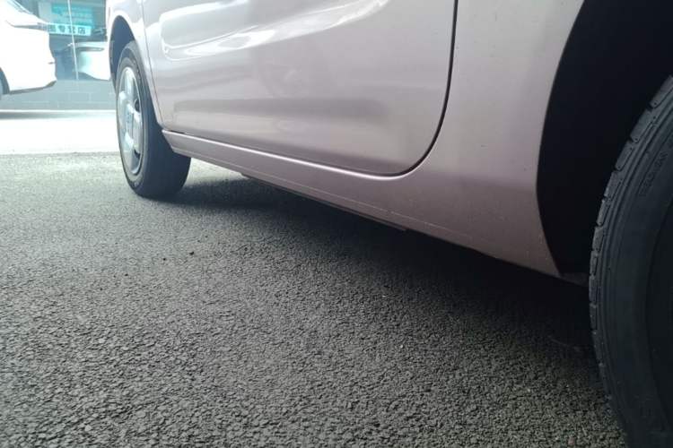 Used Geely Galaxy Panda 2023 Panda Mini 200km Endurance Bear Left Side Sill