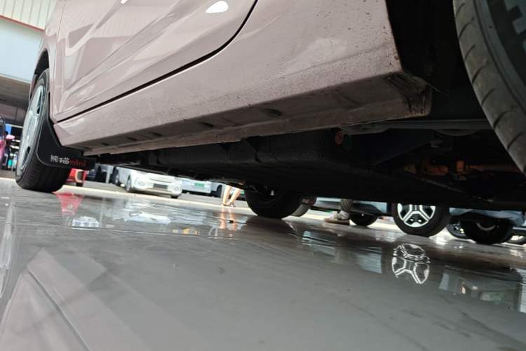 Used Geely Galaxy Panda 2023 Panda Mini 200km Endurance Bear Left Side Sill