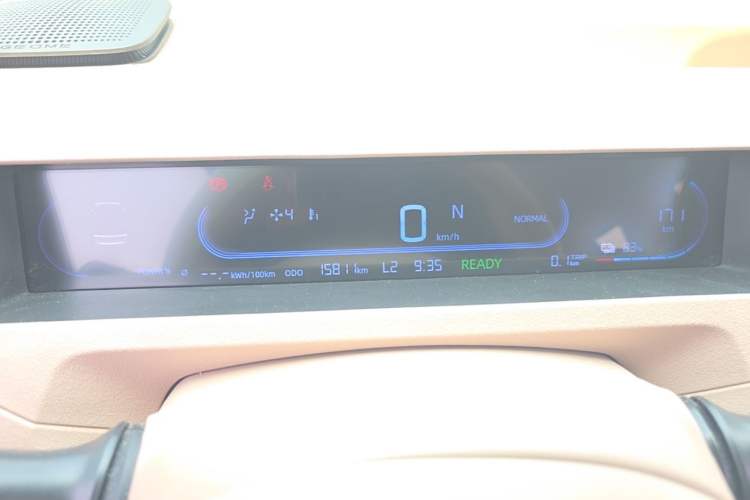 Used Geely Galaxy Panda 2023 Panda Mini 200km Endurance Bear Odometer Close Up