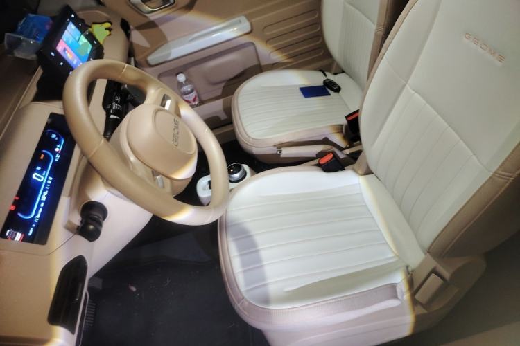 Used Geely Galaxy Panda 2023 Panda Mini 200km Endurance Bear Left Front Seat