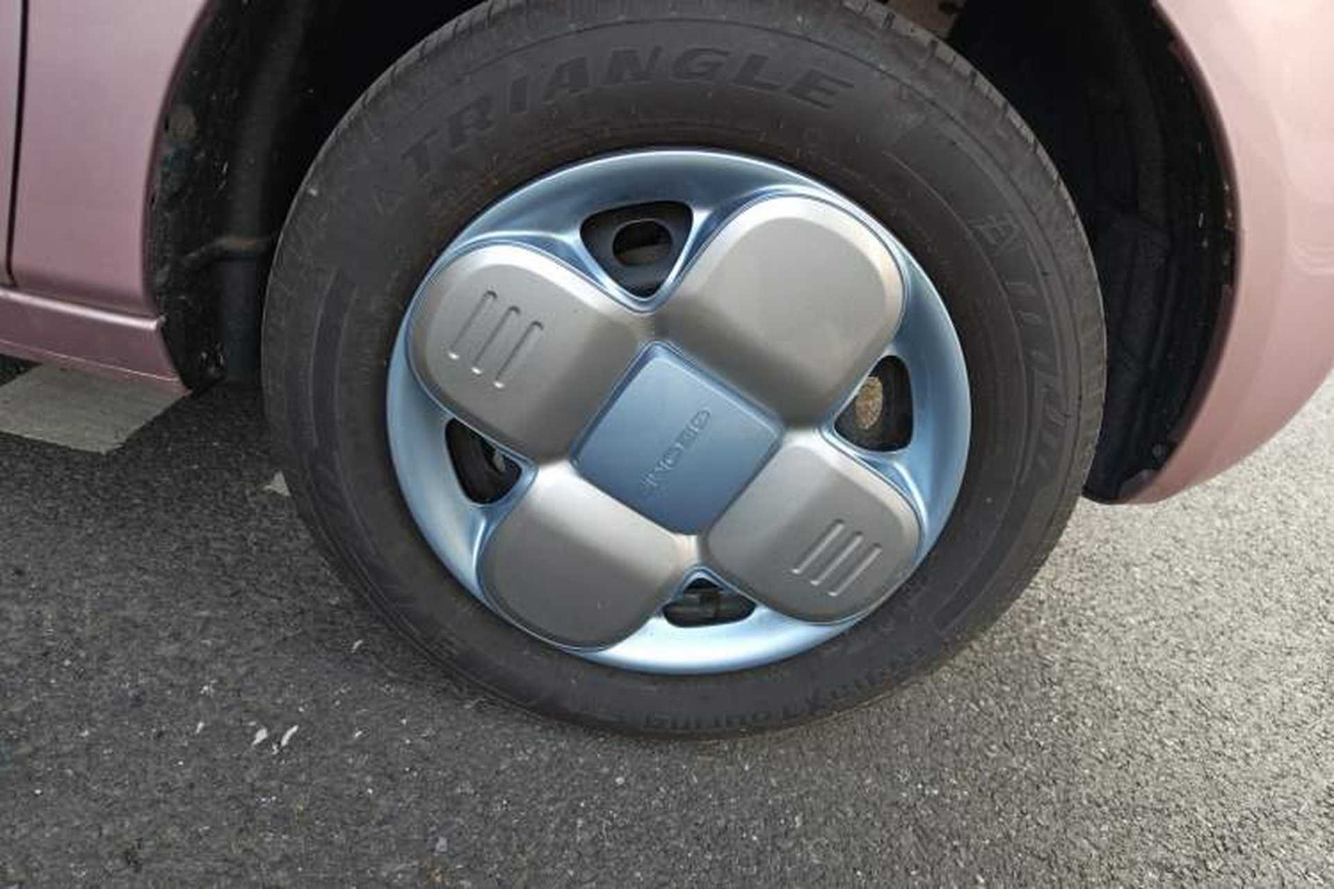 Used Geely Galaxy Panda 2023 Panda Mini 200km Endurance Bear Right Front Wheel Hub