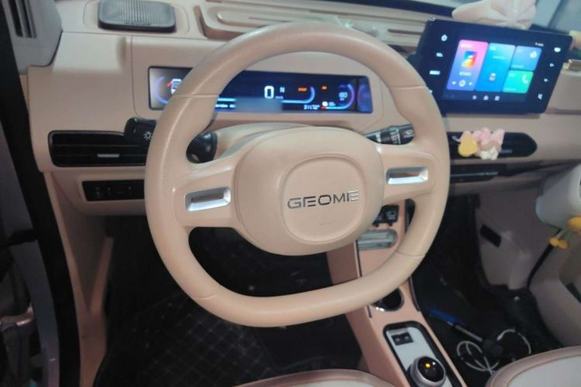 Used Geely Galaxy Panda 2023 Panda Mini 200km Endurance Bear Steering Wheel
