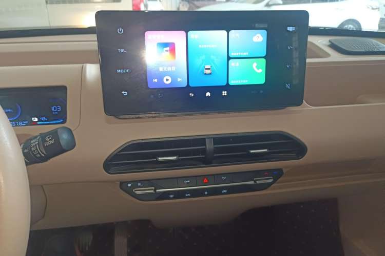 Used Geely Galaxy Panda 2023 Panda Mini 200km Endurance Bear Audio And AC Panel