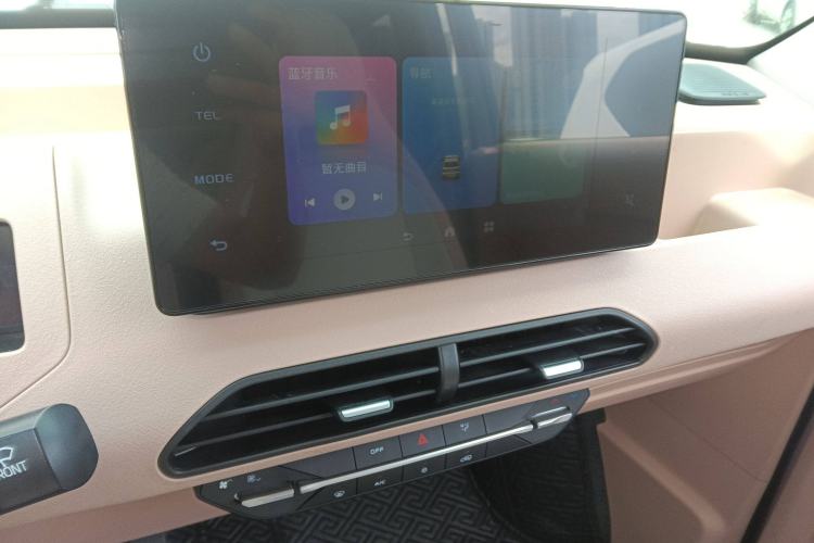 Used Geely Galaxy Panda 2023 Panda Mini 200km Endurance Bear Audio And AC Panel