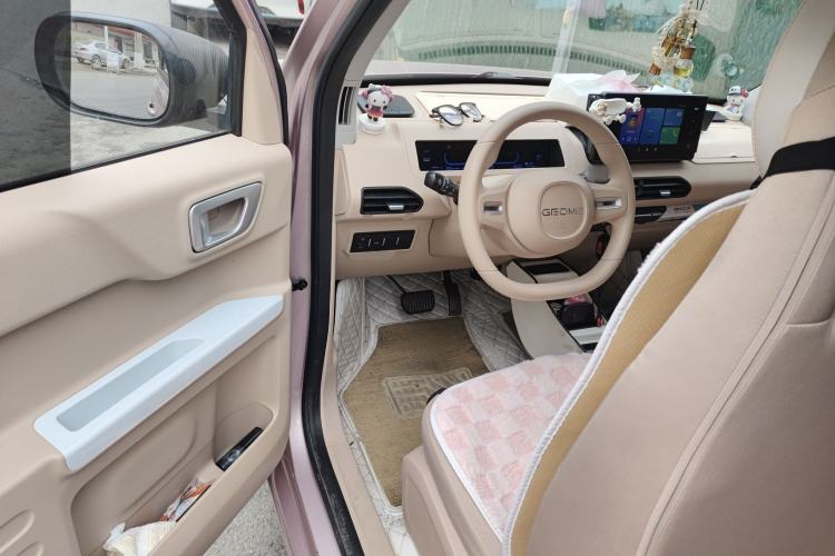 Used Geely Galaxy Panda 2023 Panda Mini 200km Endurance Bear Driver Seat