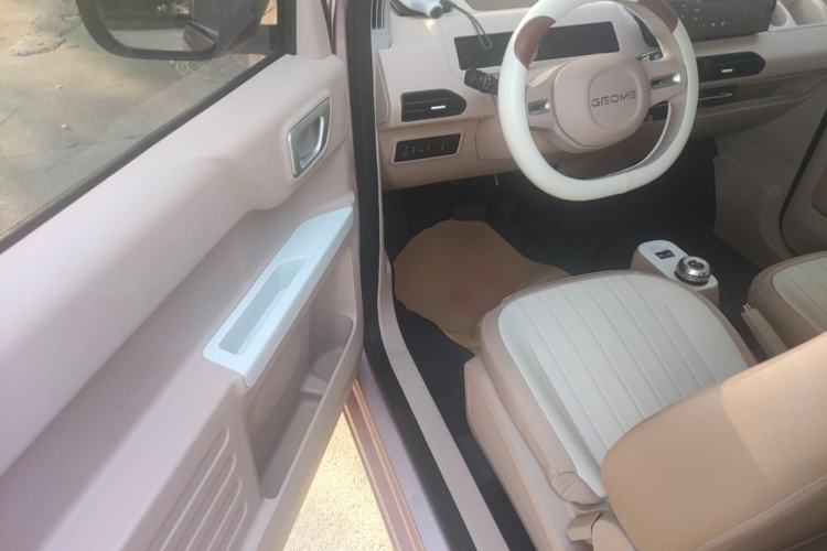 Used Geely Galaxy Panda 2023 Panda Mini 200km Endurance Bear Driver Seat