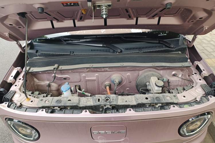 Used Geely Galaxy Panda 2023 Panda Mini 200km Endurance Bear Engine Bay