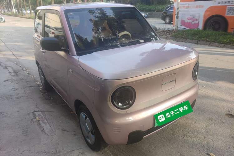 Used Geely Galaxy Panda 2023 Panda Mini 200km Endurance Bear Front Right 45 Deg