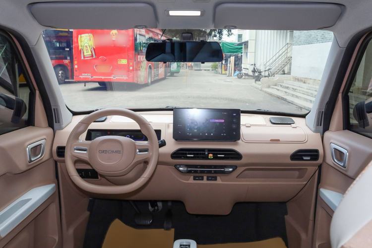 Used Geely Galaxy Panda 2023 Panda Mini 200km Endurance Bear Interior 1