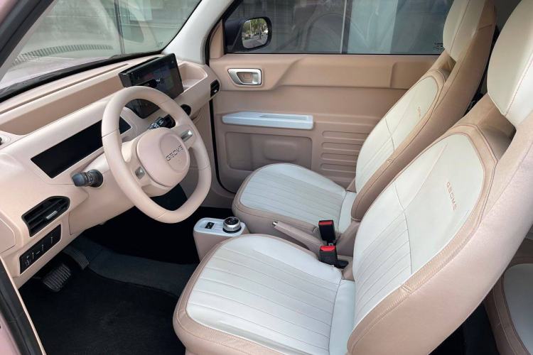 Used Geely Galaxy Panda 2023 Panda Mini 200km Endurance Bear Interior 2