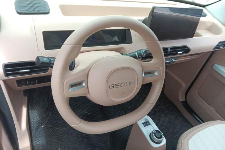 Used Geely Galaxy Panda 2023 Panda Mini 200km Endurance Bear Interior 2