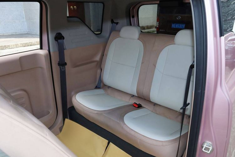 Used Geely Galaxy Panda 2023 Panda Mini 200km Endurance Bear Interior 3