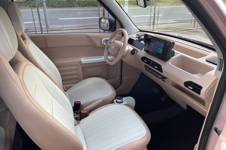 Used Geely Galaxy Panda 2023 Panda Mini 200km Endurance Bear Interior 3