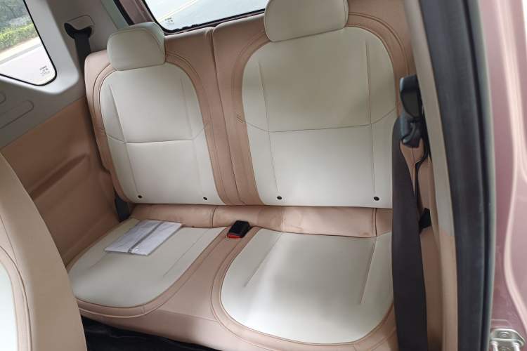 Used Geely Galaxy Panda 2023 Panda Mini 200km Endurance Bear Interior 4