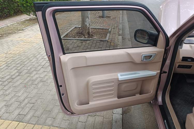 Used Geely Galaxy Panda 2023 Panda Mini 200km Endurance Bear Interior 8