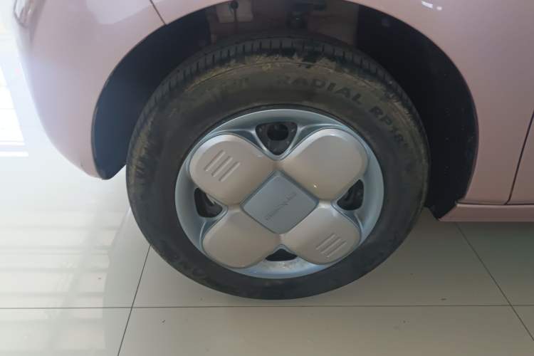 Used Geely Galaxy Panda 2023 Panda Mini 200km Endurance Bear Left Front Wheel Hub
