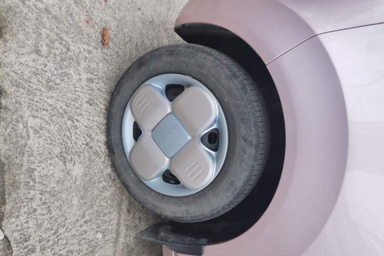 Used Geely Galaxy Panda 2023 Panda Mini 200km Endurance Bear Left Front Wheel Hub