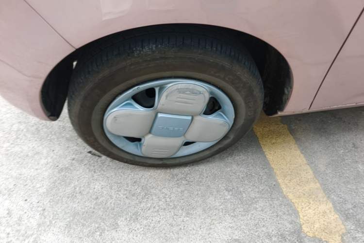Used Geely Galaxy Panda 2023 Panda Mini 200km Endurance Bear Left Front Wheel Hub