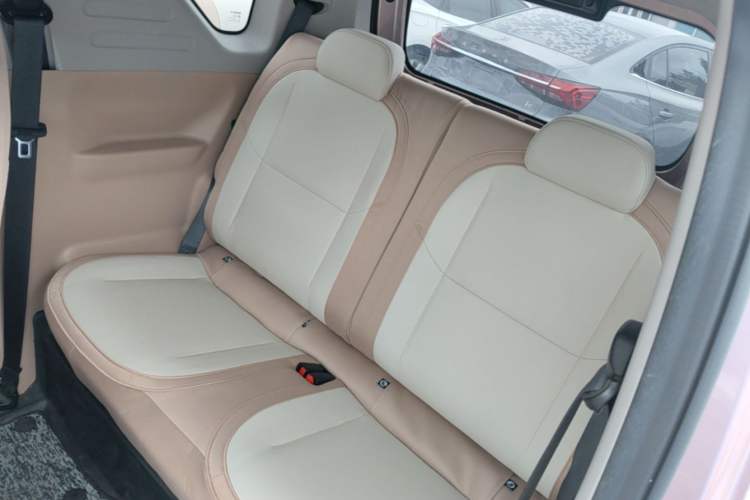 Used Geely Galaxy Panda 2023 Panda Mini 200km Endurance Bear Left Rear Seat