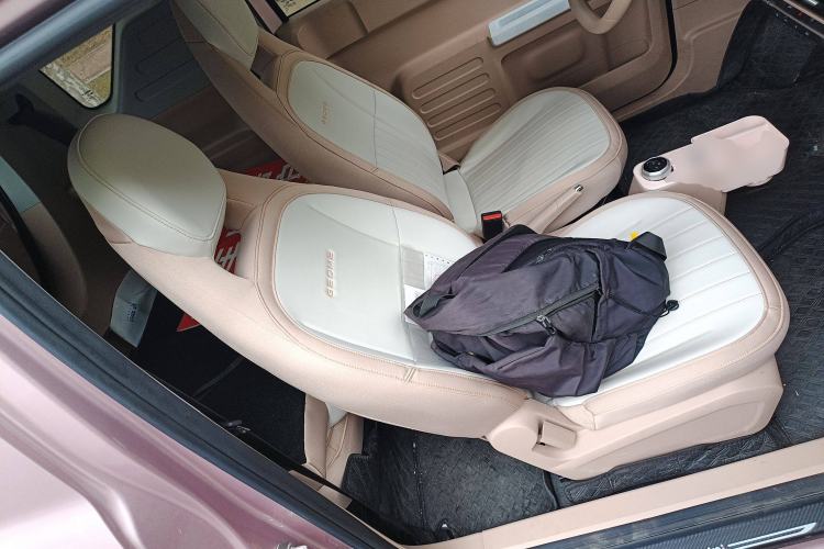 Used Geely Galaxy Panda 2023 Panda Mini 200km Endurance Bear Right Front Seat