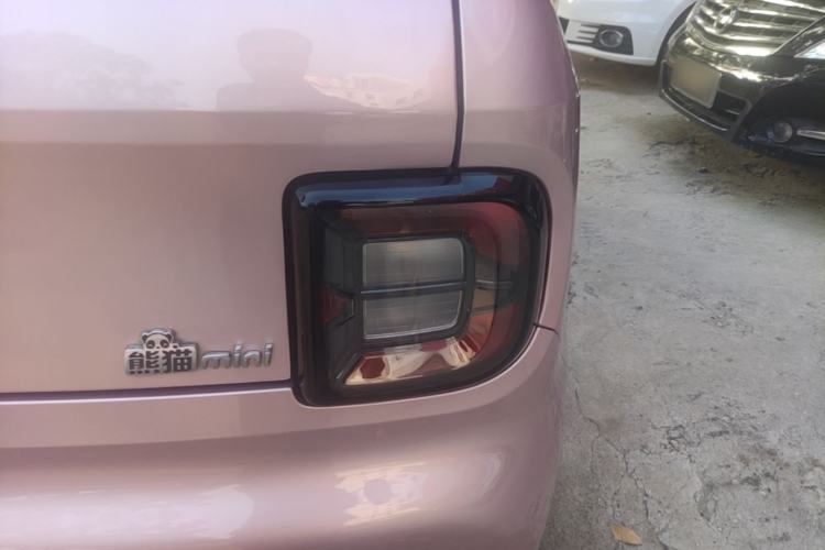 Used Geely Galaxy Panda 2023 Panda Mini 200km Endurance Bear Right Rear Taillight