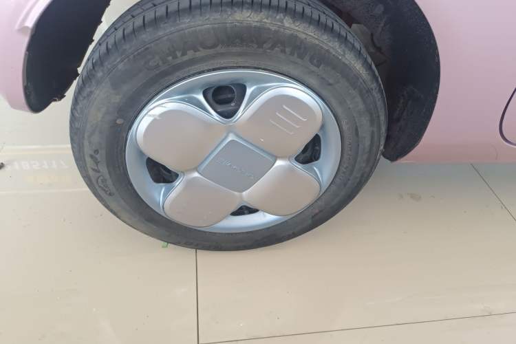 Used Geely Galaxy Panda 2023 Panda Mini 200km Endurance Bear Right Rear Wheel Hub