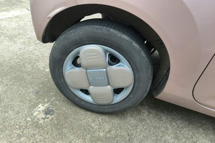 Used Geely Galaxy Panda 2023 Panda Mini 200km Endurance Bear Right Rear Wheel Hub
