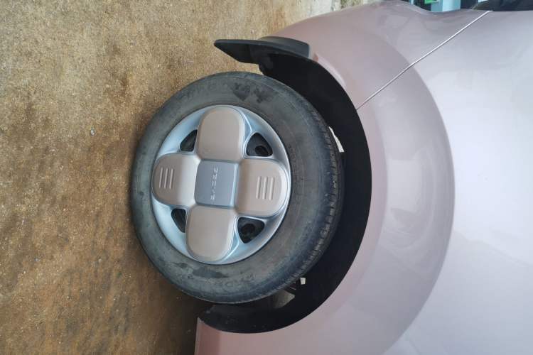 Used Geely Galaxy Panda 2023 Panda Mini 200km Endurance Bear Right Rear Wheel Hub