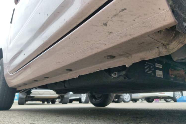 Used Geely Galaxy Panda 2023 Panda Mini 200km Endurance Bear Right Side Sill