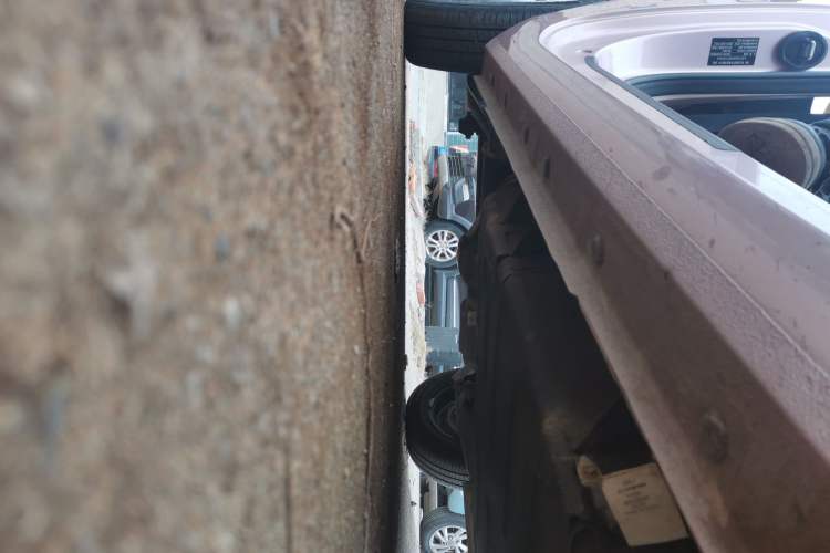 Used Geely Galaxy Panda 2023 Panda Mini 200km Endurance Bear Right Side Sill