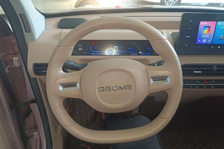 Used Geely Galaxy Panda 2023 Panda Mini 200km Endurance Bear Steering Wheel