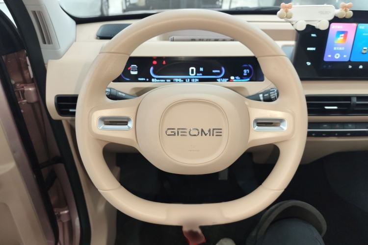 Used Geely Galaxy Panda 2023 Panda Mini 200km Endurance Bear Steering Wheel