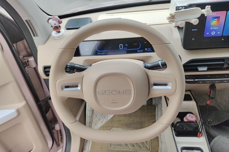 Used Geely Galaxy Panda 2023 Panda Mini 200km Endurance Bear Steering Wheel
