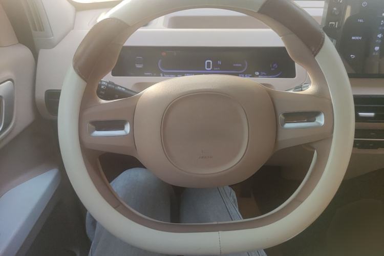 Used Geely Galaxy Panda 2023 Panda Mini 200km Endurance Bear Steering Wheel