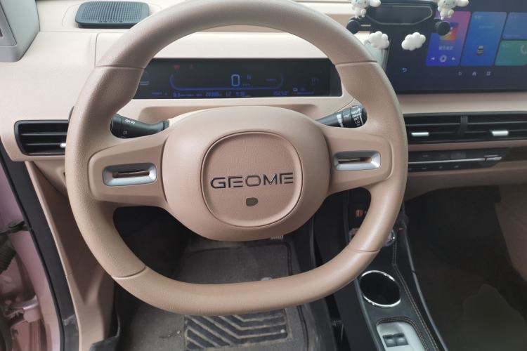 Used Geely Galaxy Panda 2023 Panda Mini 200km Endurance Bear Steering Wheel