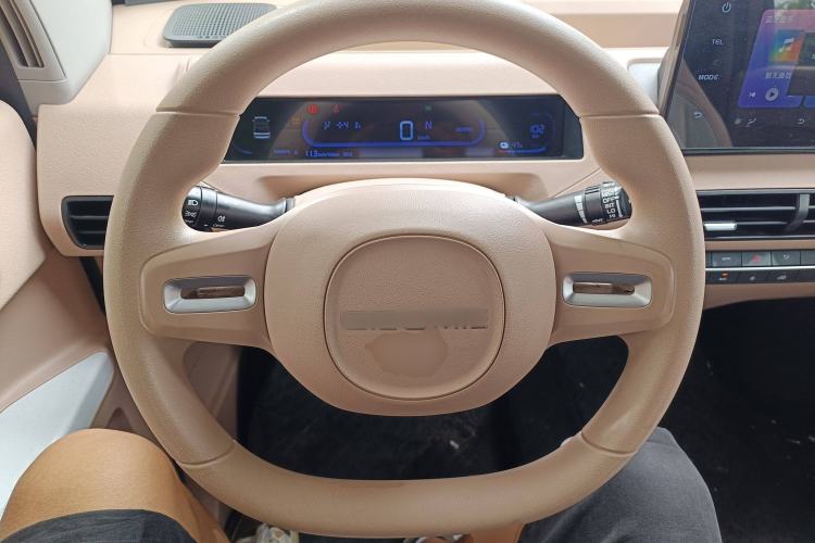 Used Geely Galaxy Panda 2023 Panda Mini 200km Endurance Bear Steering Wheel