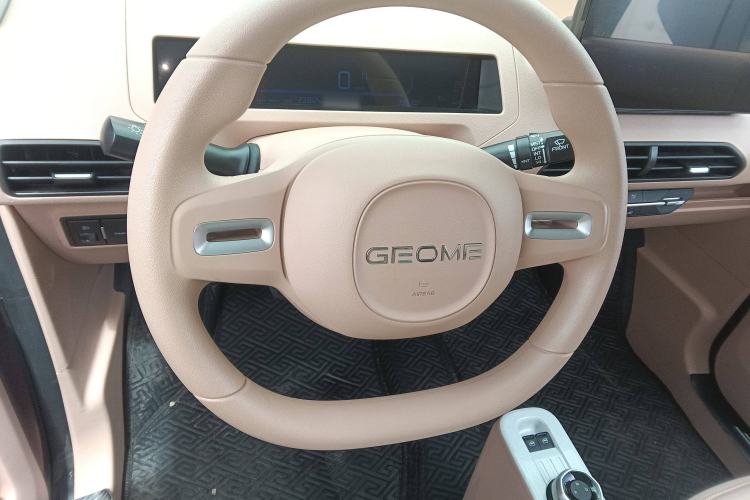 Used Geely Galaxy Panda 2023 Panda Mini 200km Endurance Bear Steering Wheel