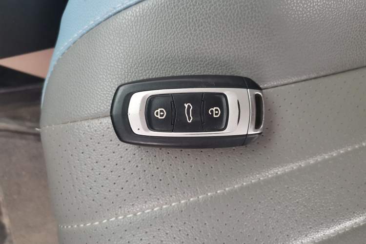 Used Geely Galaxy Panda 2023 Panda Mini 200km Endurance Bear Vehicle Key