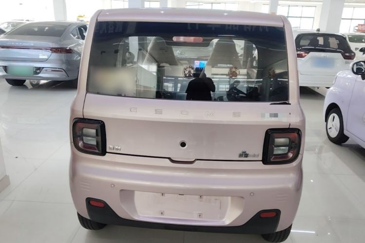 Used Geely Galaxy Panda 2023 Panda Mini 200km Endurance Bear Rear